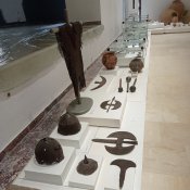 Výstava nálezů v archeologickém muzeu v Kazanlaku.