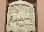 Stéla vystavena v archeologickém muzeu.
