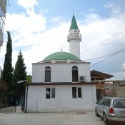 Romská komunita v Asparuhovo zde má i vlastní mešitu.