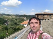 Pohled na Veliko Tarnovo od kostela Narození Pany Marie.