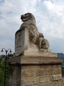 Socha lva u vchodu do pevnosti Carevec, Veliko Tarnovo.