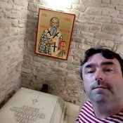 Symbolicky hrob sv. Sávy Srbského v kostele Čtyřiceti mučedníků, Veliko Tarnovo.