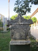 Artefakty v archeologickém muzeu v Alanya.